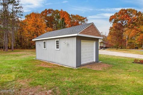 5 Breski Lane Halfmoon NY 12065