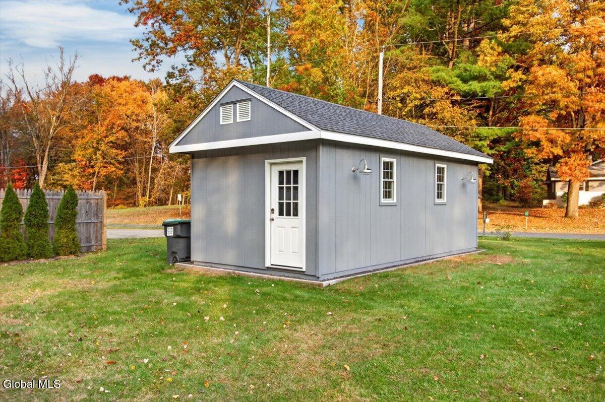 5 Breski Lane Halfmoon NY 12065