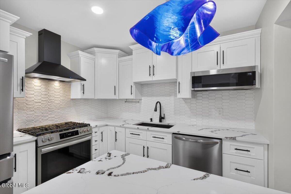5 Breski Lane Halfmoon NY 12065