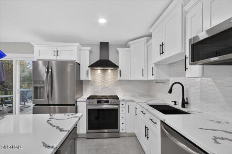 5 Breski Lane Halfmoon NY 12065