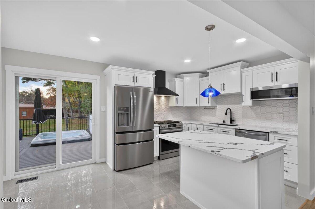 5 Breski Lane Halfmoon NY 12065