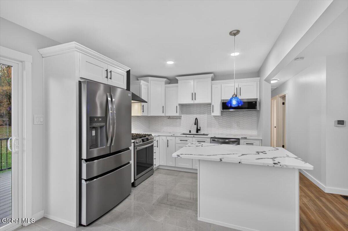 5 Breski Lane Halfmoon NY 12065
