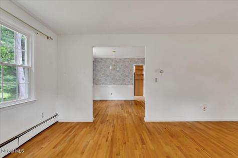 9 Chestnut Lane Clifton Park NY 12065