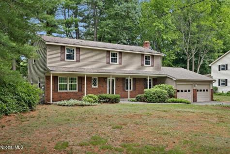 9 Chestnut Lane Clifton Park NY 12065