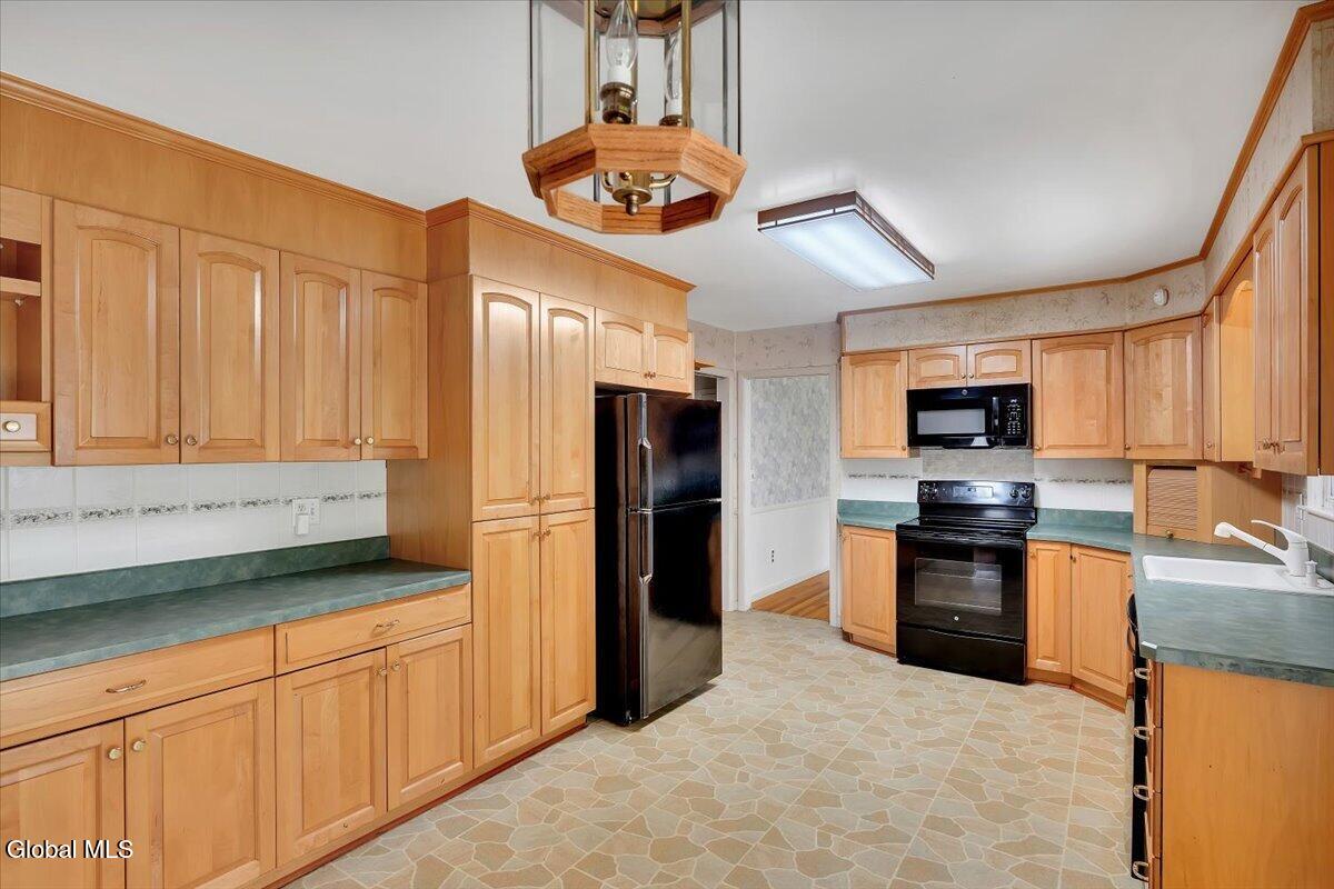 9 Chestnut Lane Clifton Park NY 12065