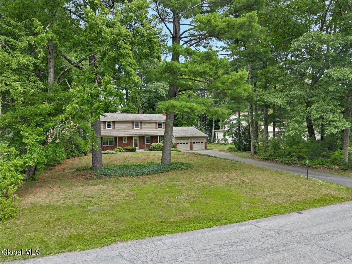 9 Chestnut Lane Clifton Park NY 12065
