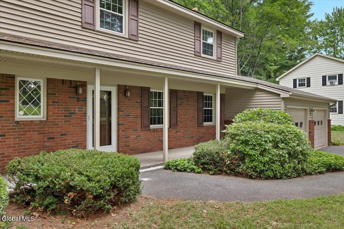 9 Chestnut Lane Clifton Park NY 12065