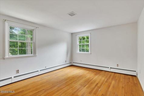 9 Chestnut Lane Clifton Park NY 12065