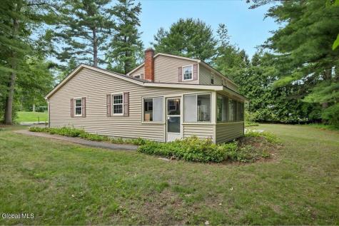 9 Chestnut Lane Clifton Park NY 12065
