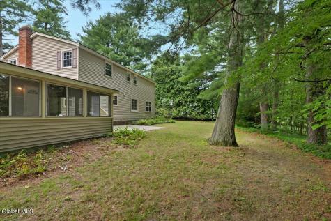 9 Chestnut Lane Clifton Park NY 12065