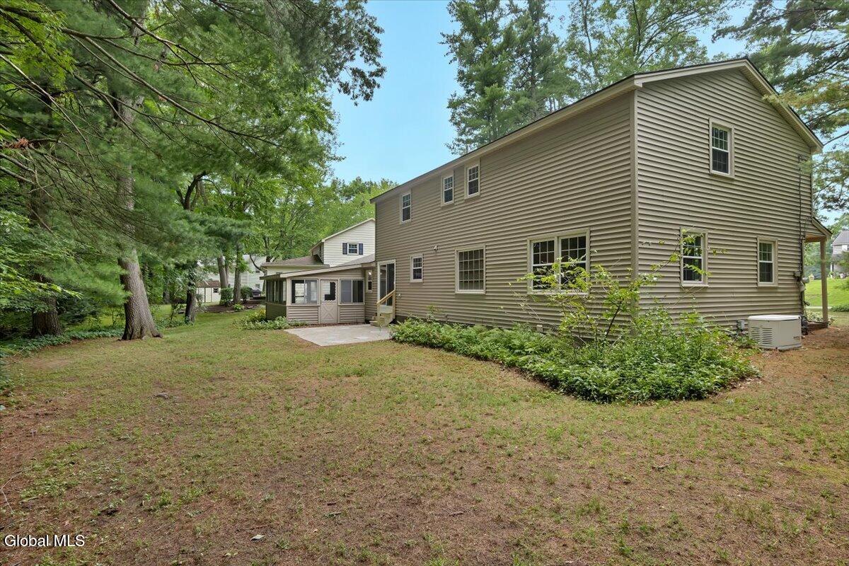 9 Chestnut Lane Clifton Park NY 12065