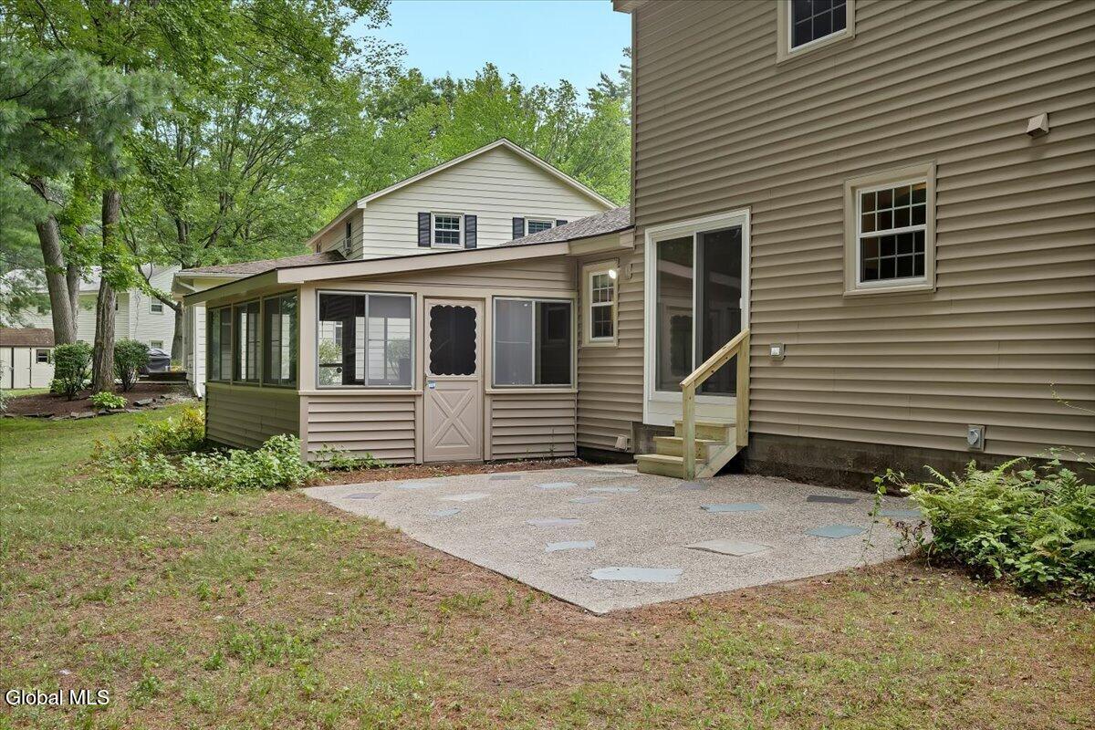 9 Chestnut Lane Clifton Park NY 12065