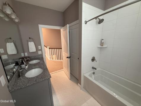 61 Yachtsman Way Malta NY 12020