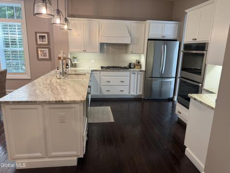 61 Yachtsman Way Malta NY 12020