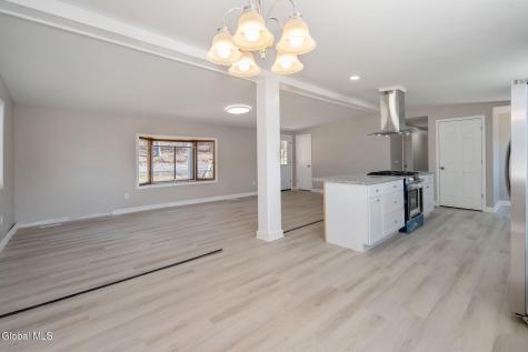 90 Clamsteam Road Halfmoon NY 12065