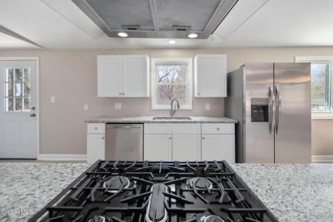 90 Clamsteam Road Halfmoon NY 12065
