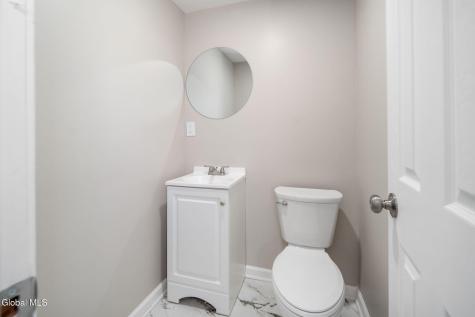 90 Clamsteam Road Halfmoon NY 12065