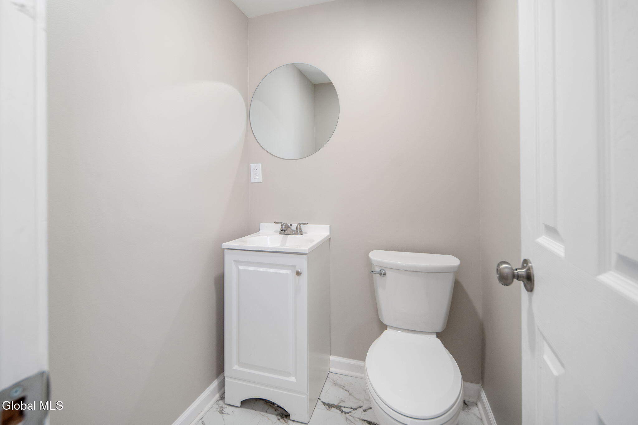 90 Clamsteam Road Halfmoon NY 12065