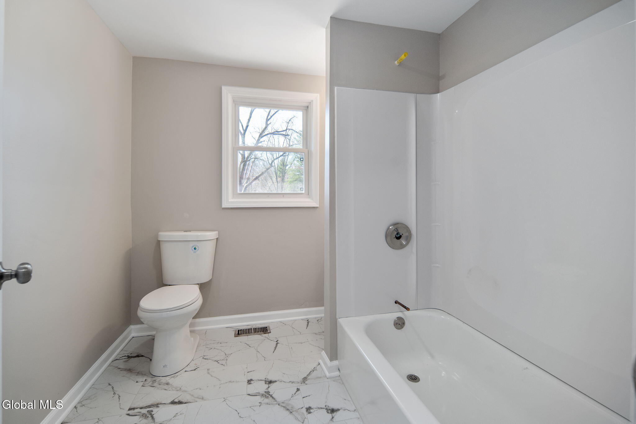90 Clamsteam Road Halfmoon NY 12065
