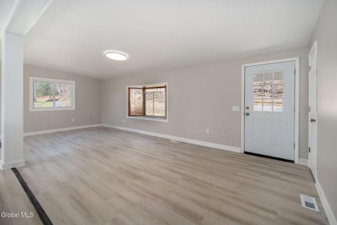 90 Clamsteam Road Halfmoon NY 12065