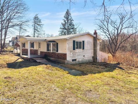 90 Clamsteam Road Halfmoon NY 12065