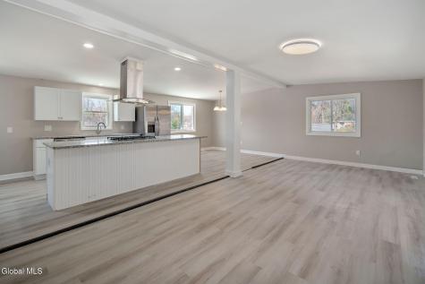 90 Clamsteam Road Halfmoon NY 12065