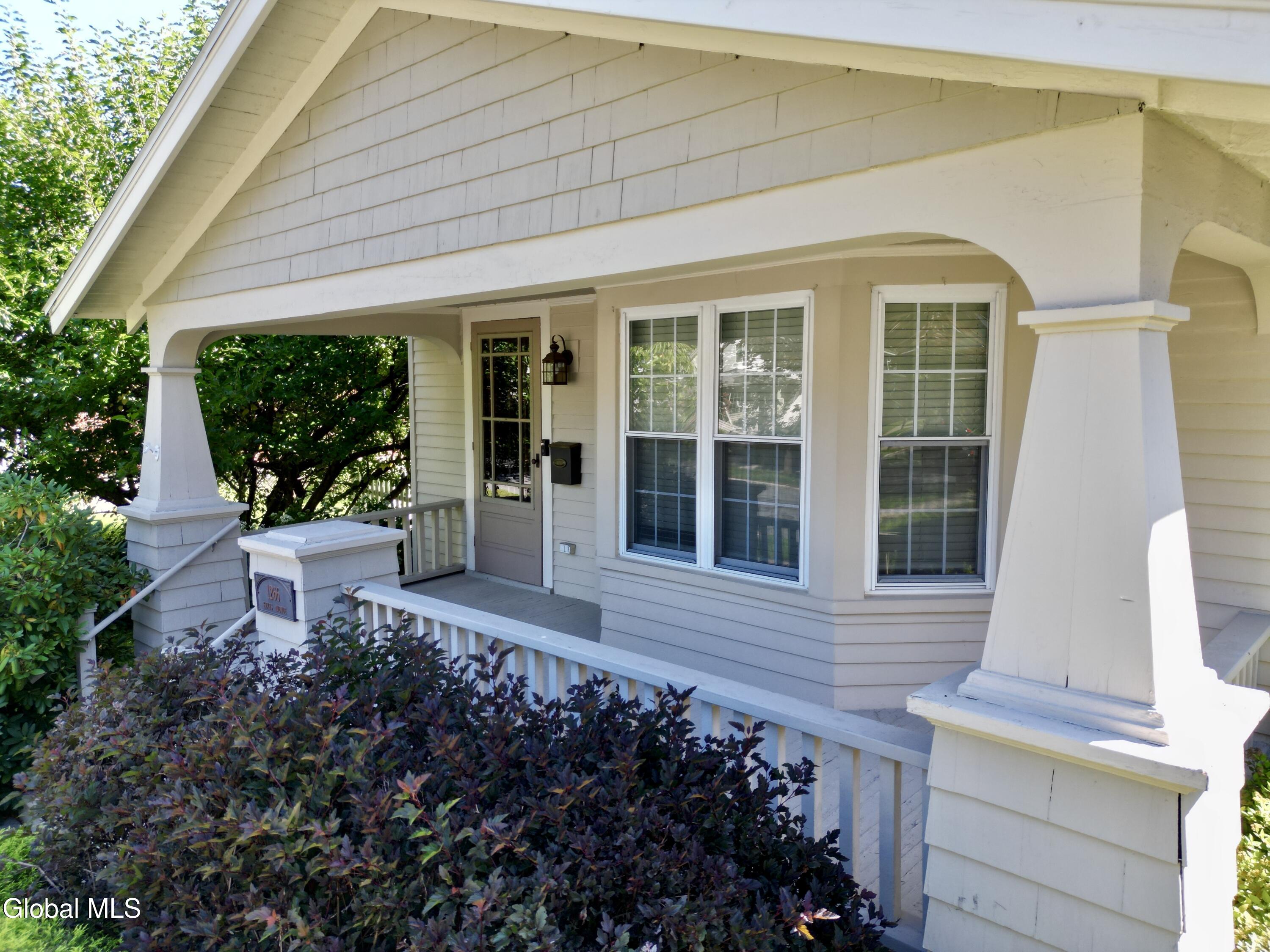 1266 Keyes Avenue Schenectady NY 12309