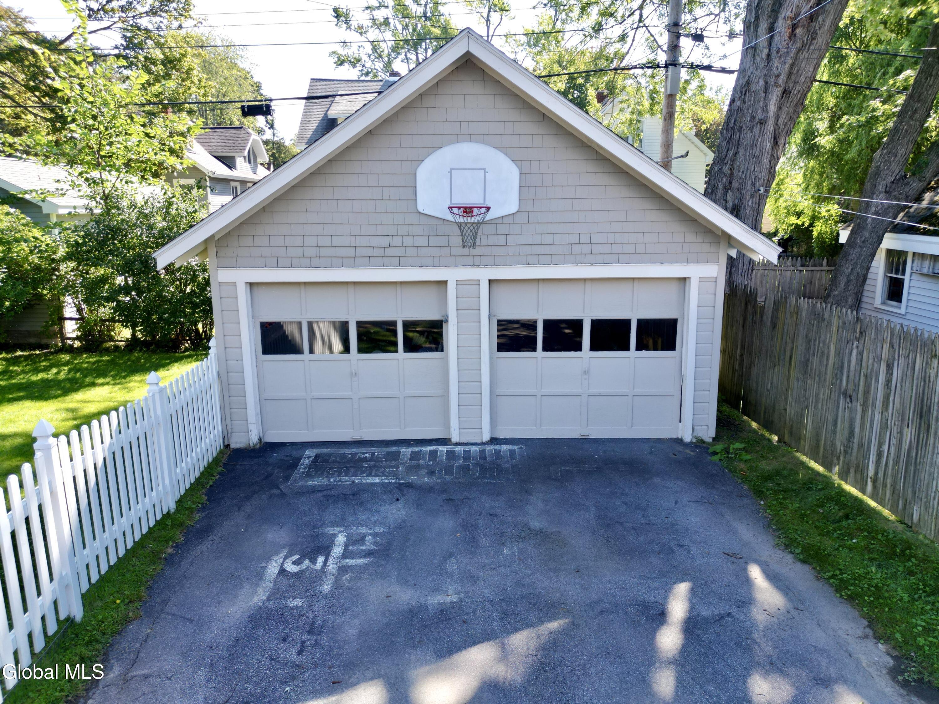 1266 Keyes Avenue Schenectady NY 12309