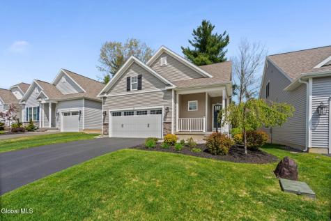 15 Bradley Circle Halfmoon NY 12065
