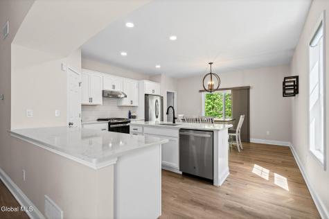15 Bradley Circle Halfmoon NY 12065