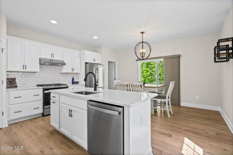 15 Bradley Circle Halfmoon NY 12065