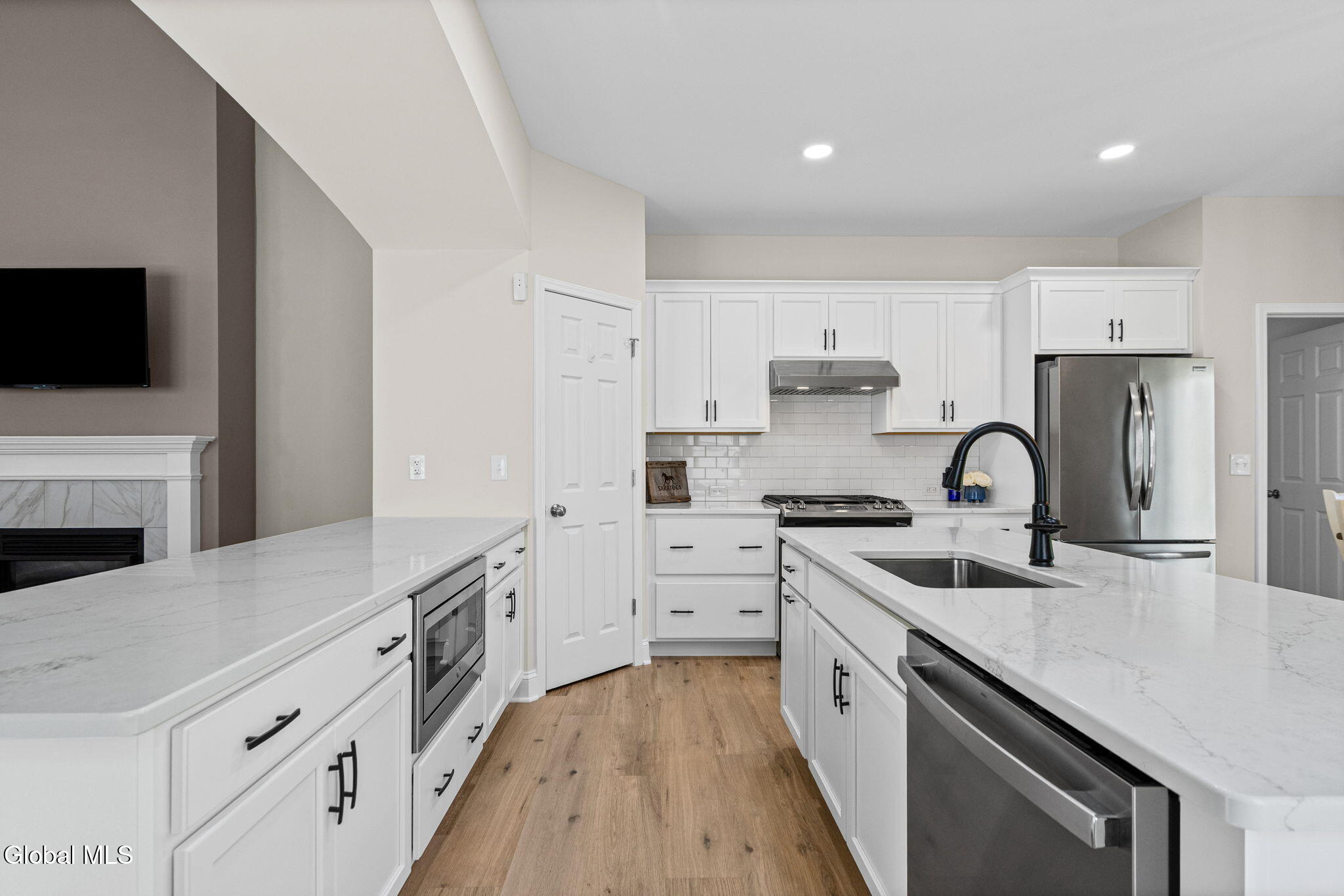 15 Bradley Circle Halfmoon NY 12065
