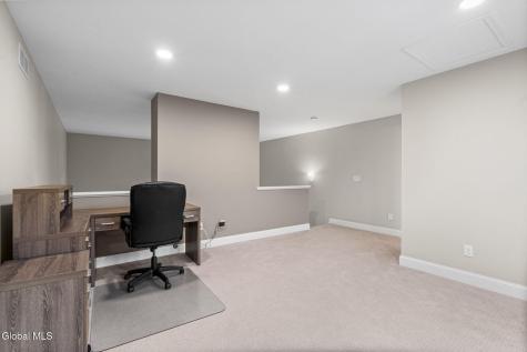 15 Bradley Circle Halfmoon NY 12065