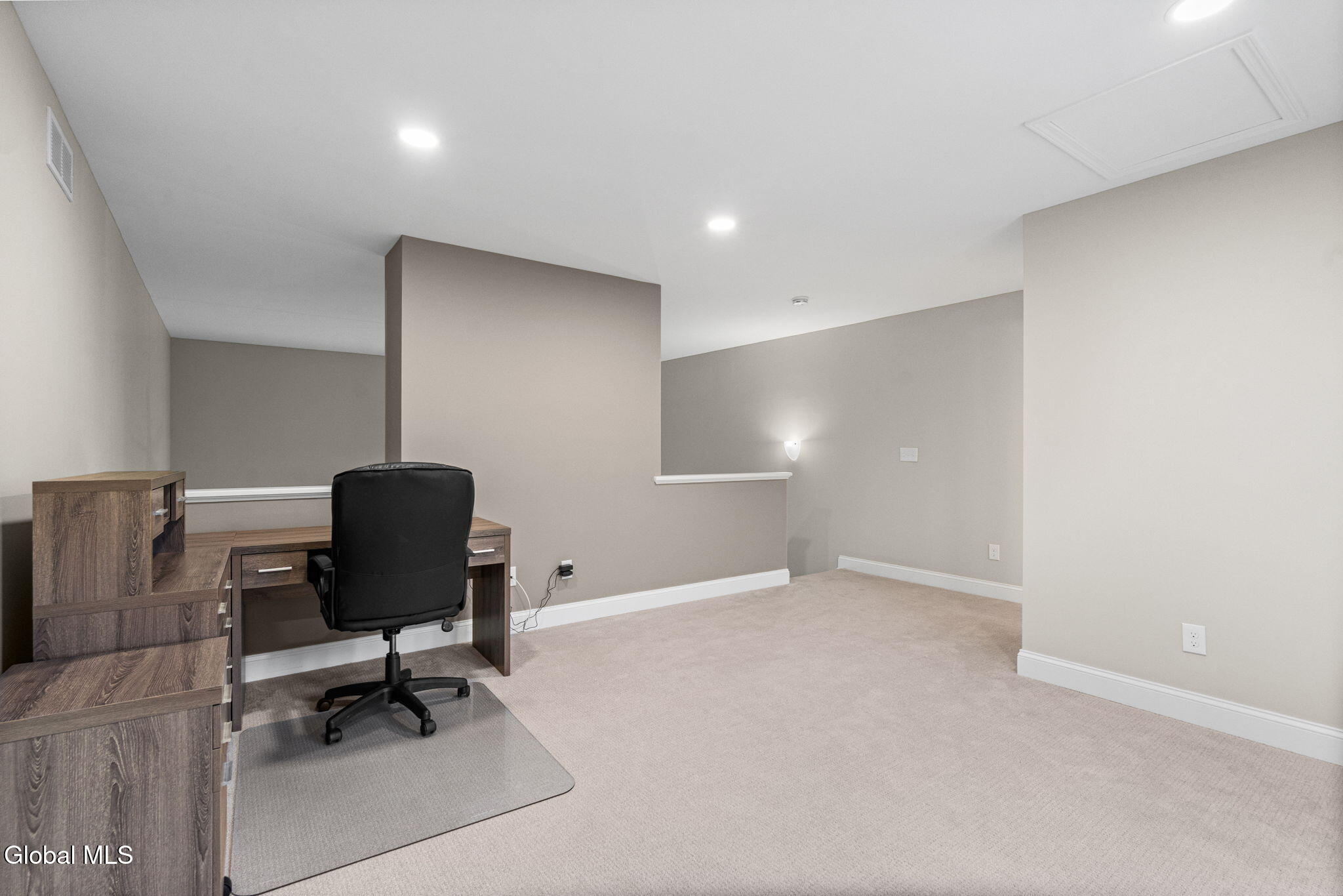 15 Bradley Circle Halfmoon NY 12065