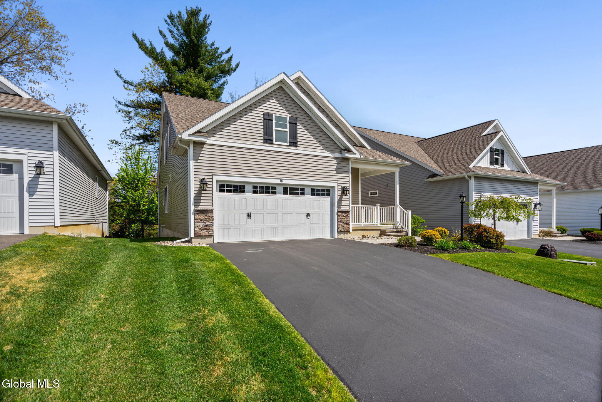 15 Bradley Circle Halfmoon NY 12065