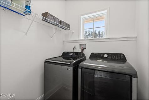 15 Bradley Circle Halfmoon NY 12065