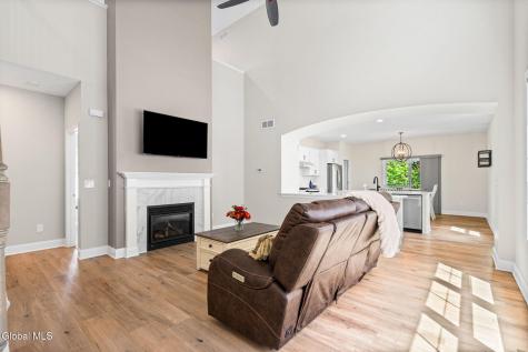15 Bradley Circle Halfmoon NY 12065
