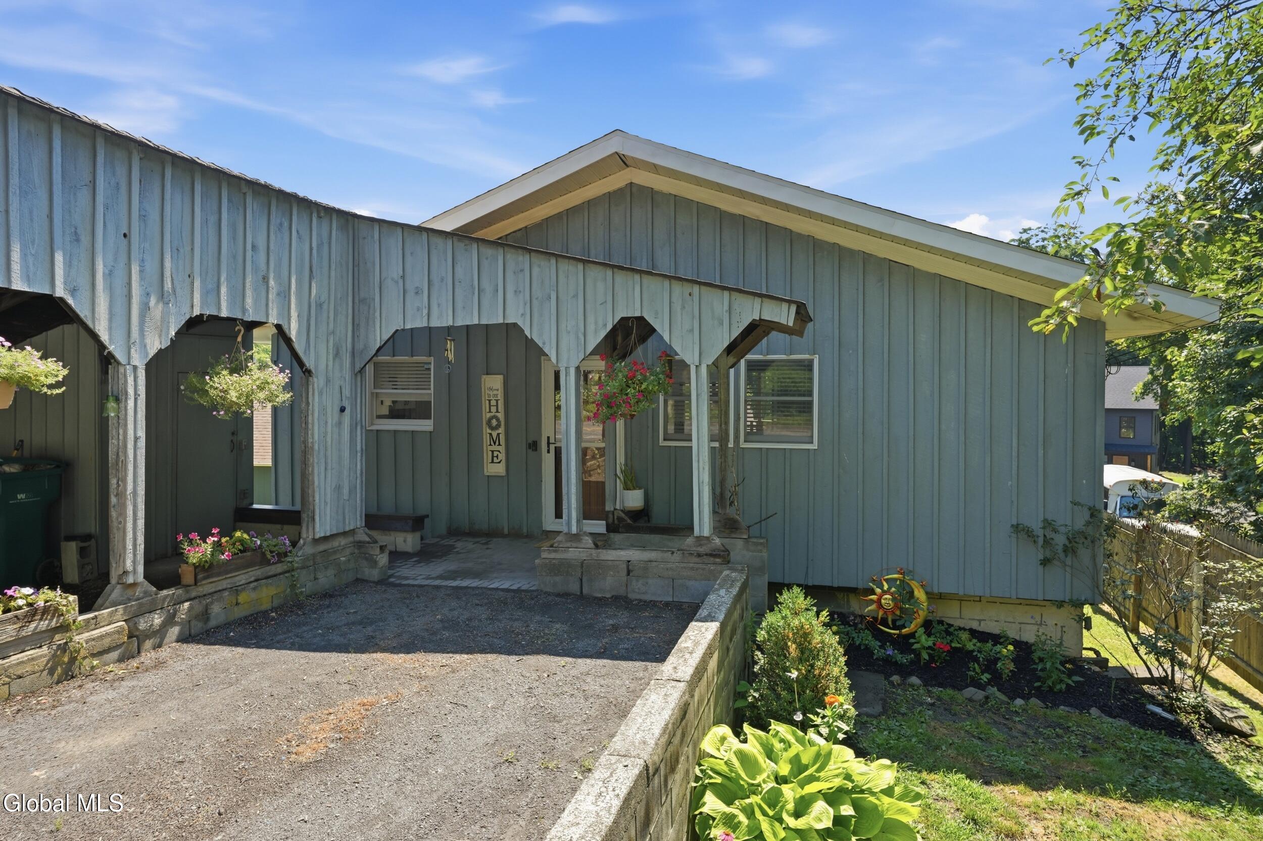 1074 Main Street Saugerties NY 12477