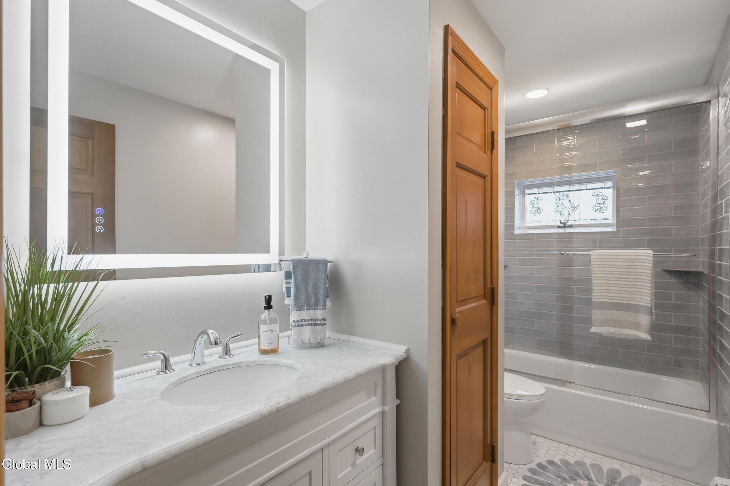 1074 Main Street Saugerties NY 12477