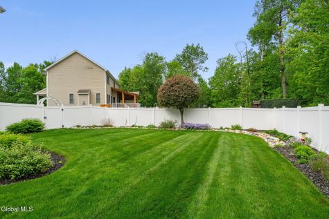 6 Sierra Court Schenectady NY 12304