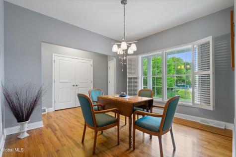6 Sierra Court Schenectady NY 12304