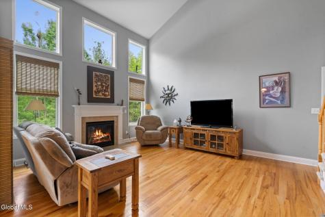 6 Sierra Court Schenectady NY 12304
