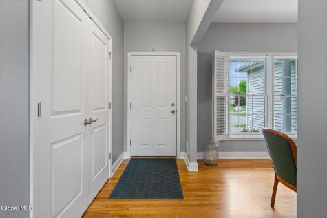 6 Sierra Court Schenectady NY 12304