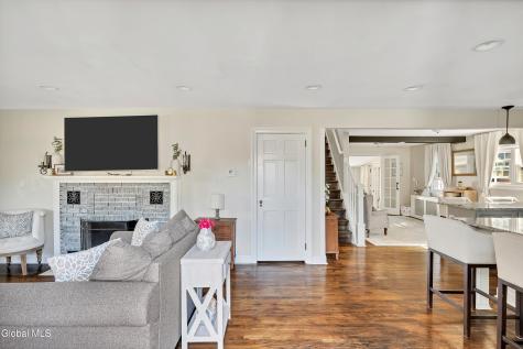 13 Van Buren Road Glenville NY 12302