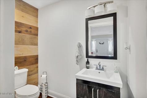13 Van Buren Road Glenville NY 12302