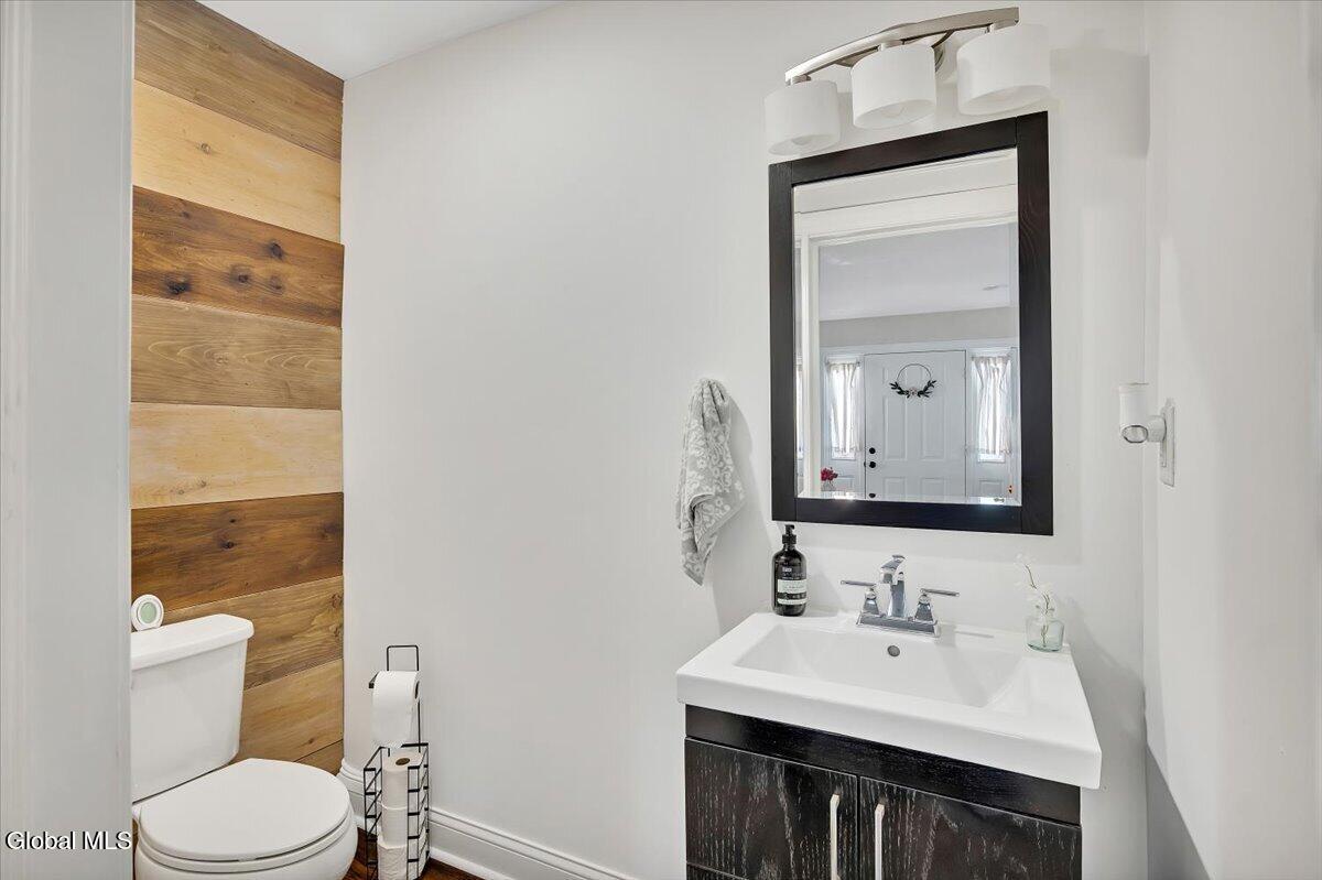 13 Van Buren Road Glenville NY 12302