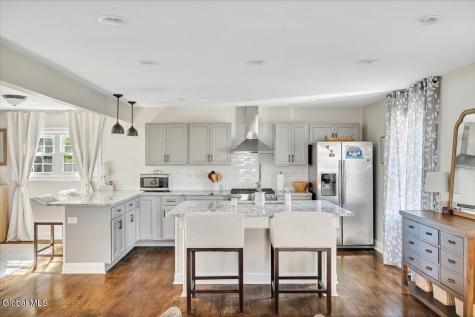 13 Van Buren Road Glenville NY 12302