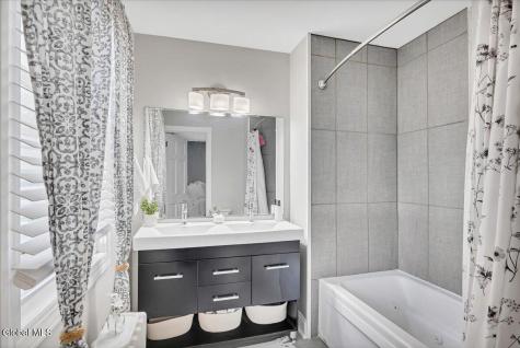 13 Van Buren Road Glenville NY 12302