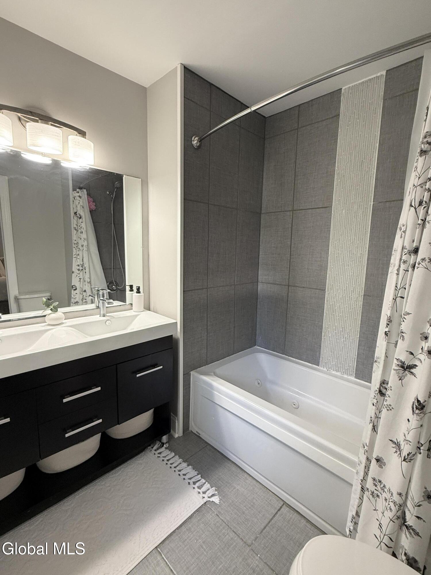 13 Van Buren Road Glenville NY 12302
