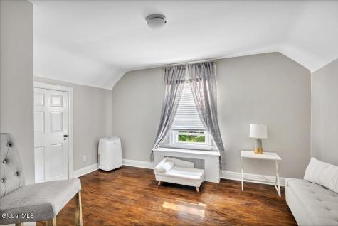 13 Van Buren Road Glenville NY 12302